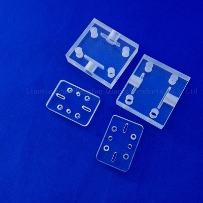 Laser de semi-conducteur forant la glace de quartz transparent avec le trou