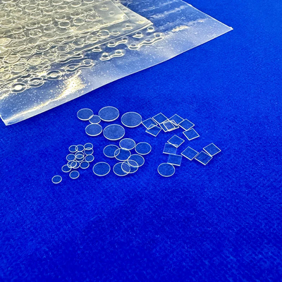 Coupe au laser de verre au quartz transparent ultra-petit