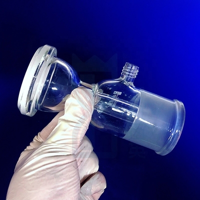 Un récipient de quartz pour instruments de quartz résistant à la corrosion à haute température