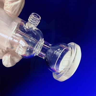 Un récipient de quartz pour instruments de quartz résistant à la corrosion à haute température