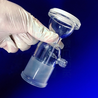 Un récipient de quartz pour instruments de quartz résistant à la corrosion à haute température