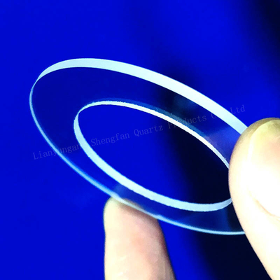 Transmittance lumineuse élevée Feuille transparente de fermeture à flèche en quartz rond personnalisé