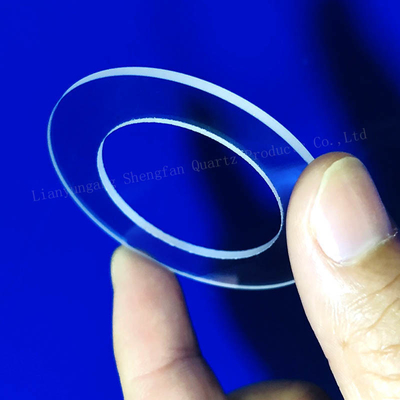 Transmittance lumineuse élevée Feuille transparente de fermeture à flèche en quartz rond personnalisé