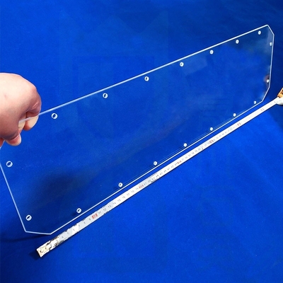 Fabrique de haute transmission lumineuse Laser perforé au quartz sur mesure Plaque de verre quartz fondu
